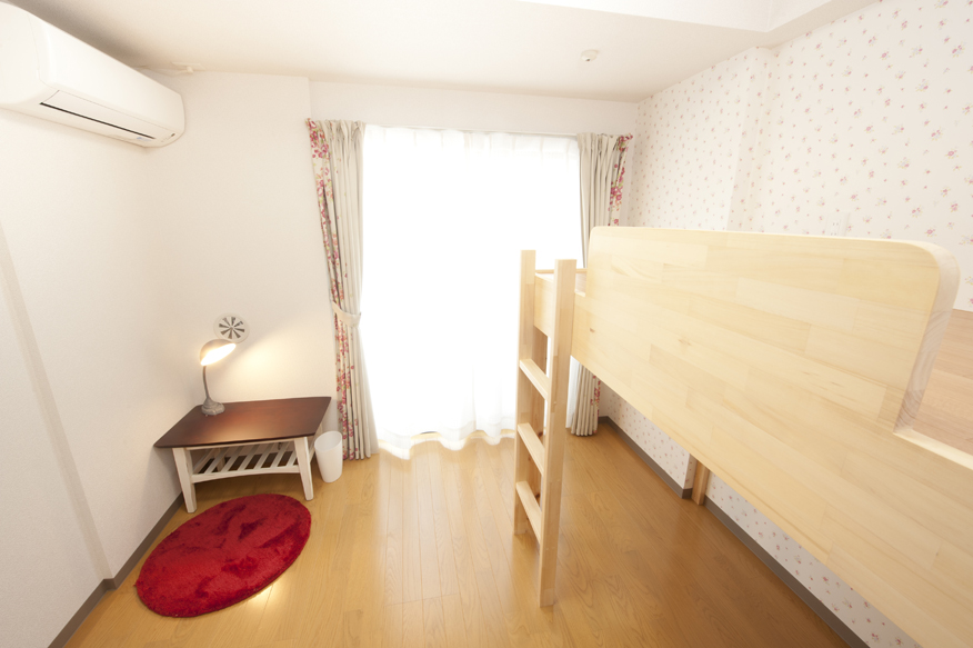 1 mats &yen;57,000 &yen;30,000 private &yen;10,000 occupied  306